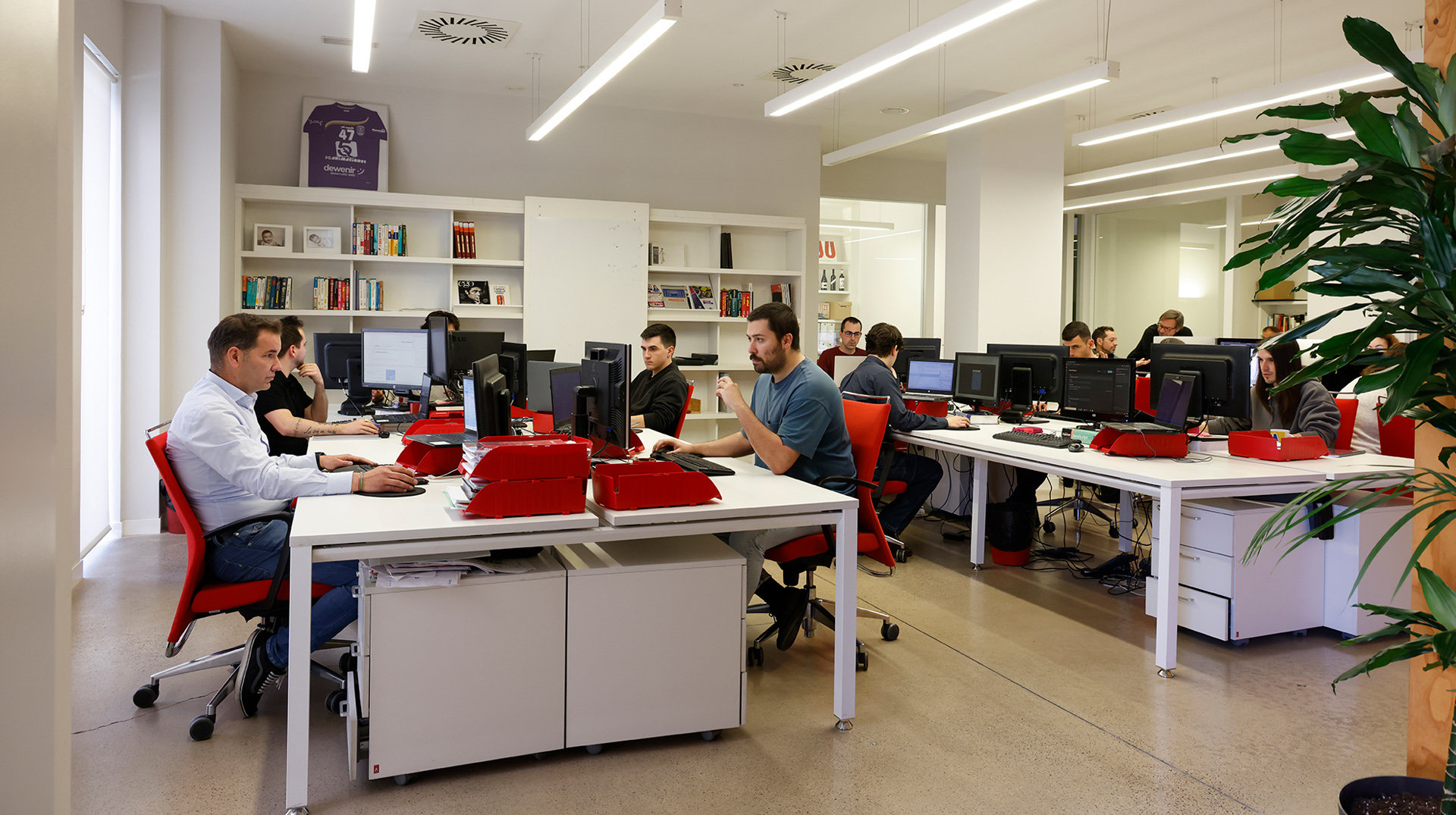 Equipo de Brandcode en la oficina de Logroño